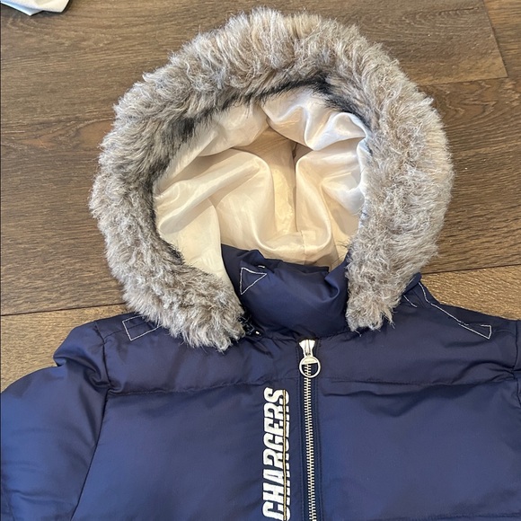 ⚡️San Diego Chargers NFL Puffer Jacket - Picture 11 of 13